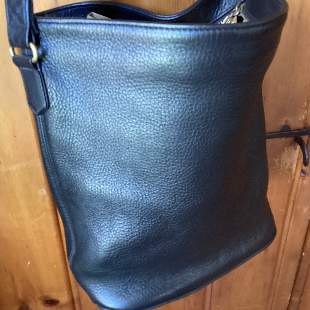 Pebbled leather Large black  Coach bag in excellent shape